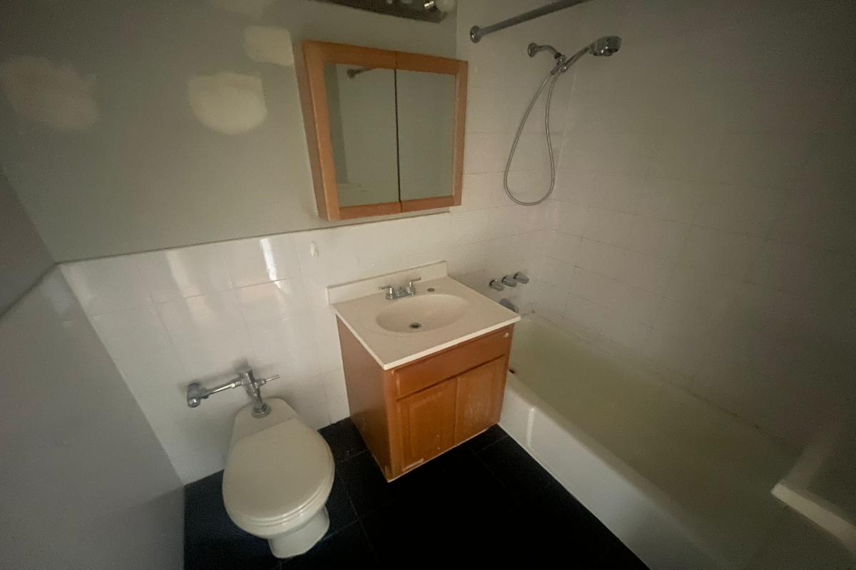 Apartment Bell Blvd  Queens, NY 11360, MLS-RD5353-2