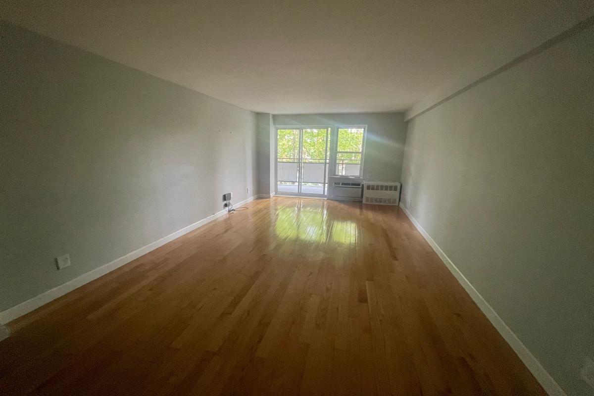 Apartment Bell Blvd  Queens, NY 11360, MLS-RD5353-9