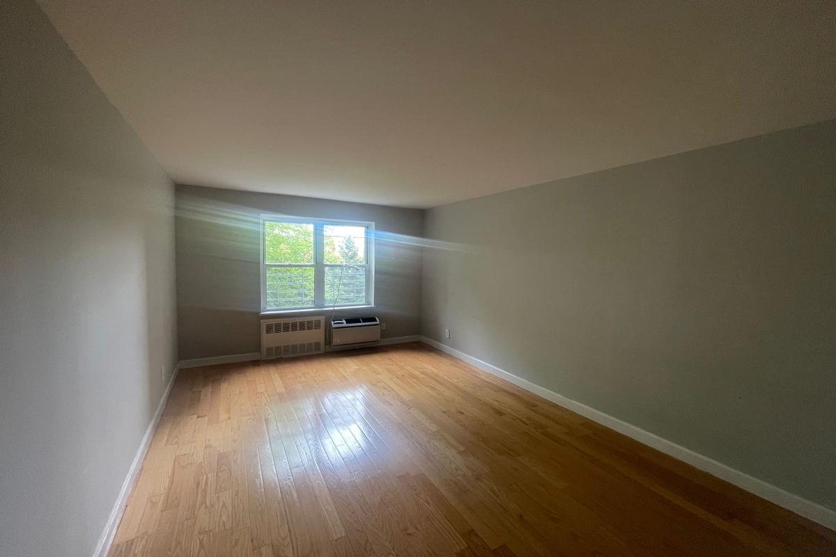 Apartment Bell Blvd  Queens, NY 11360, MLS-RD5353-18