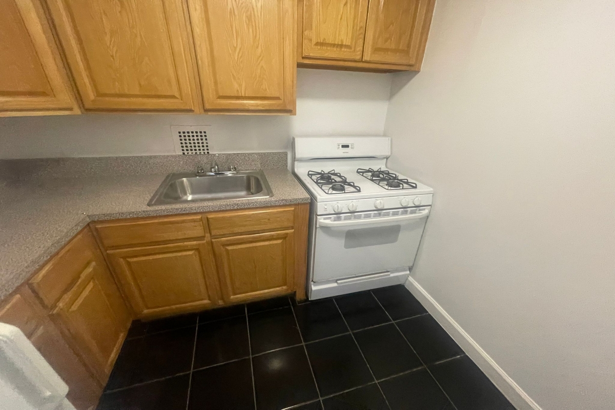 Apartment Bell Blvd  Queens, NY 11360, MLS-RD5354-7