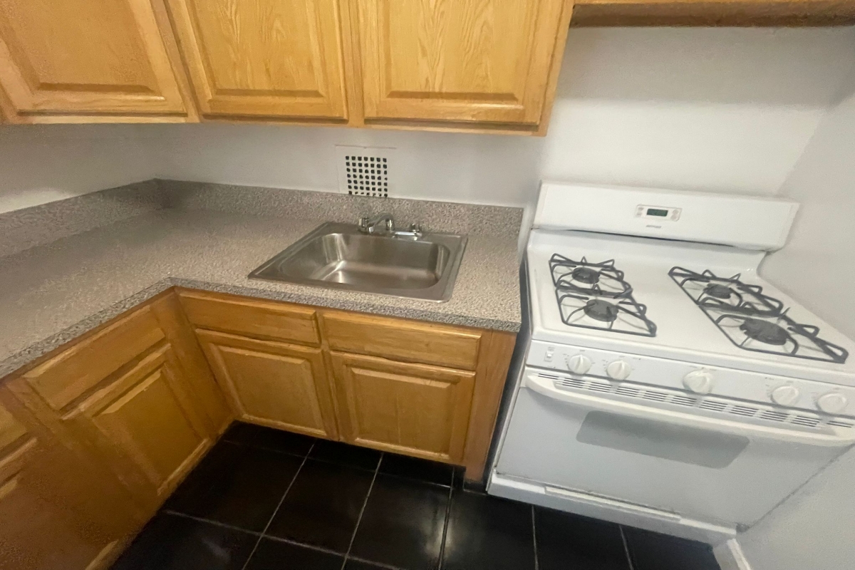 Apartment Bell Blvd  Queens, NY 11360, MLS-RD5354-10