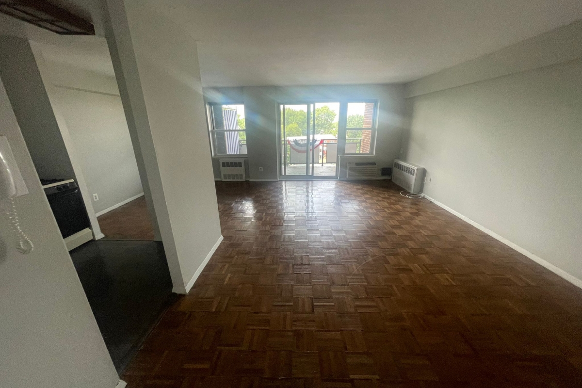 Apartment Bell Blvd  Queens, NY 11360, MLS-RD5355-13