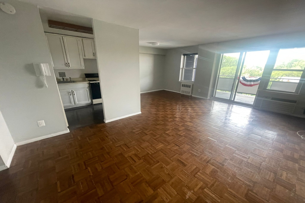 Apartment Bell Blvd  Queens, NY 11360, MLS-RD5355-17