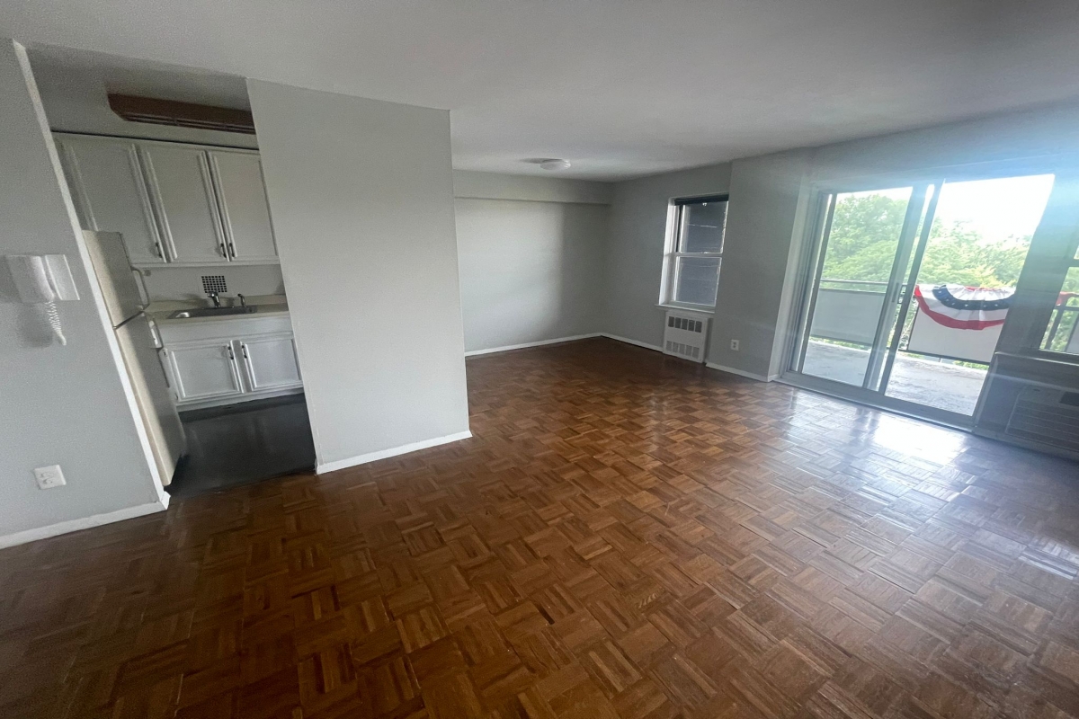 Apartment Bell Blvd  Queens, NY 11360, MLS-RD5355-18
