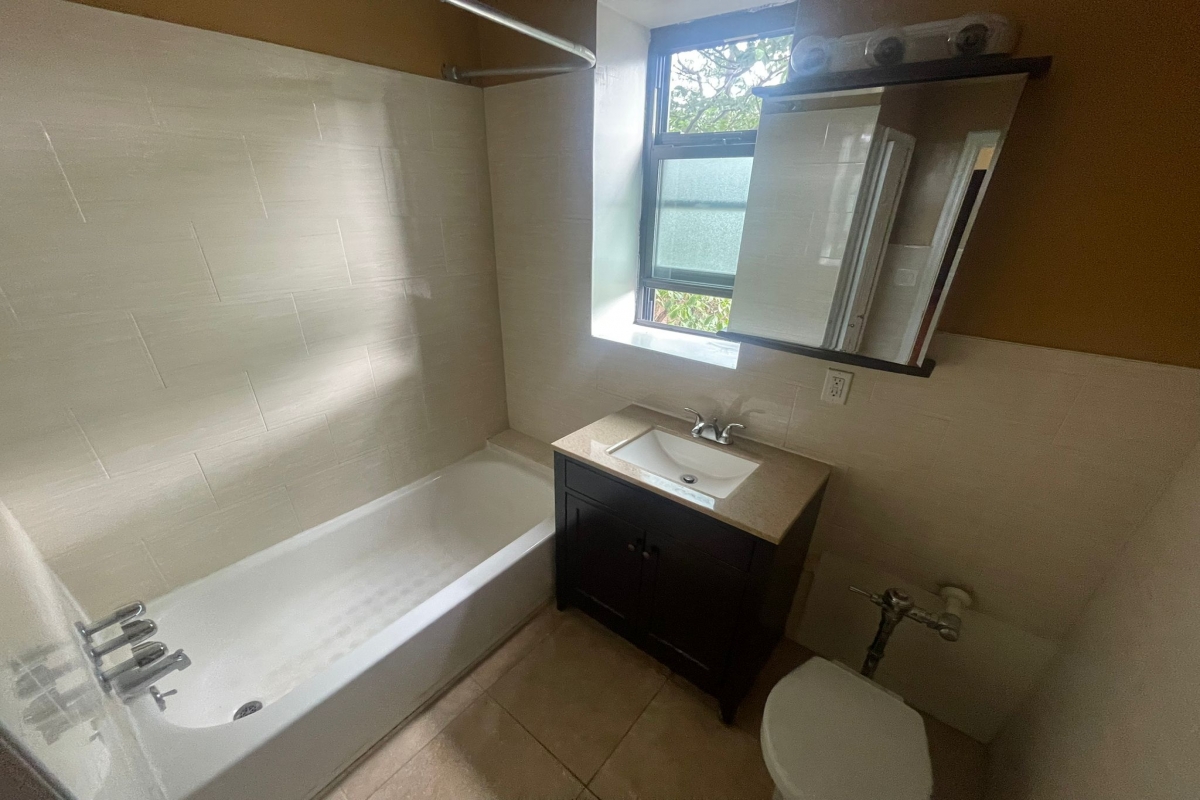 Apartment Sandford Avenue  Queens, NY 11358, MLS-RD5356-17