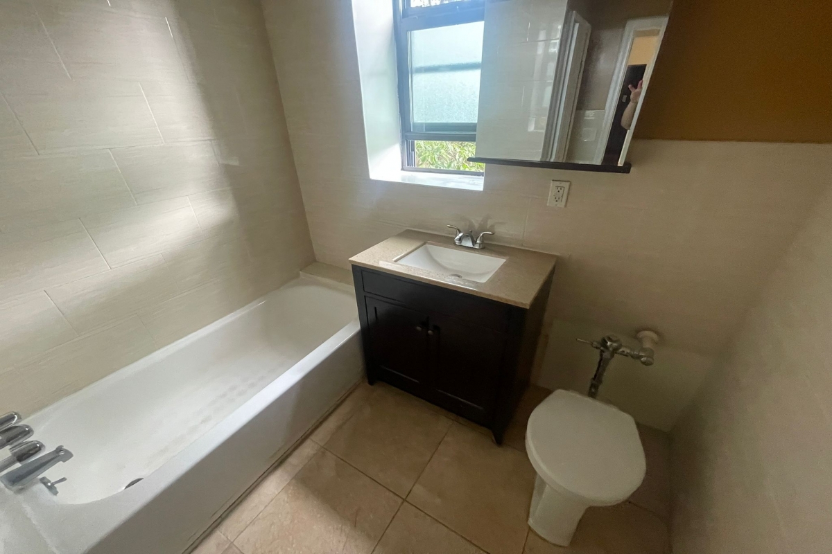 Apartment Sandford Avenue  Queens, NY 11358, MLS-RD5356-18