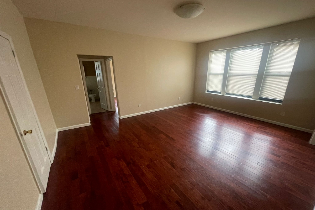 Apartment Sandford Avenue  Queens, NY 11358, MLS-RD5356-12
