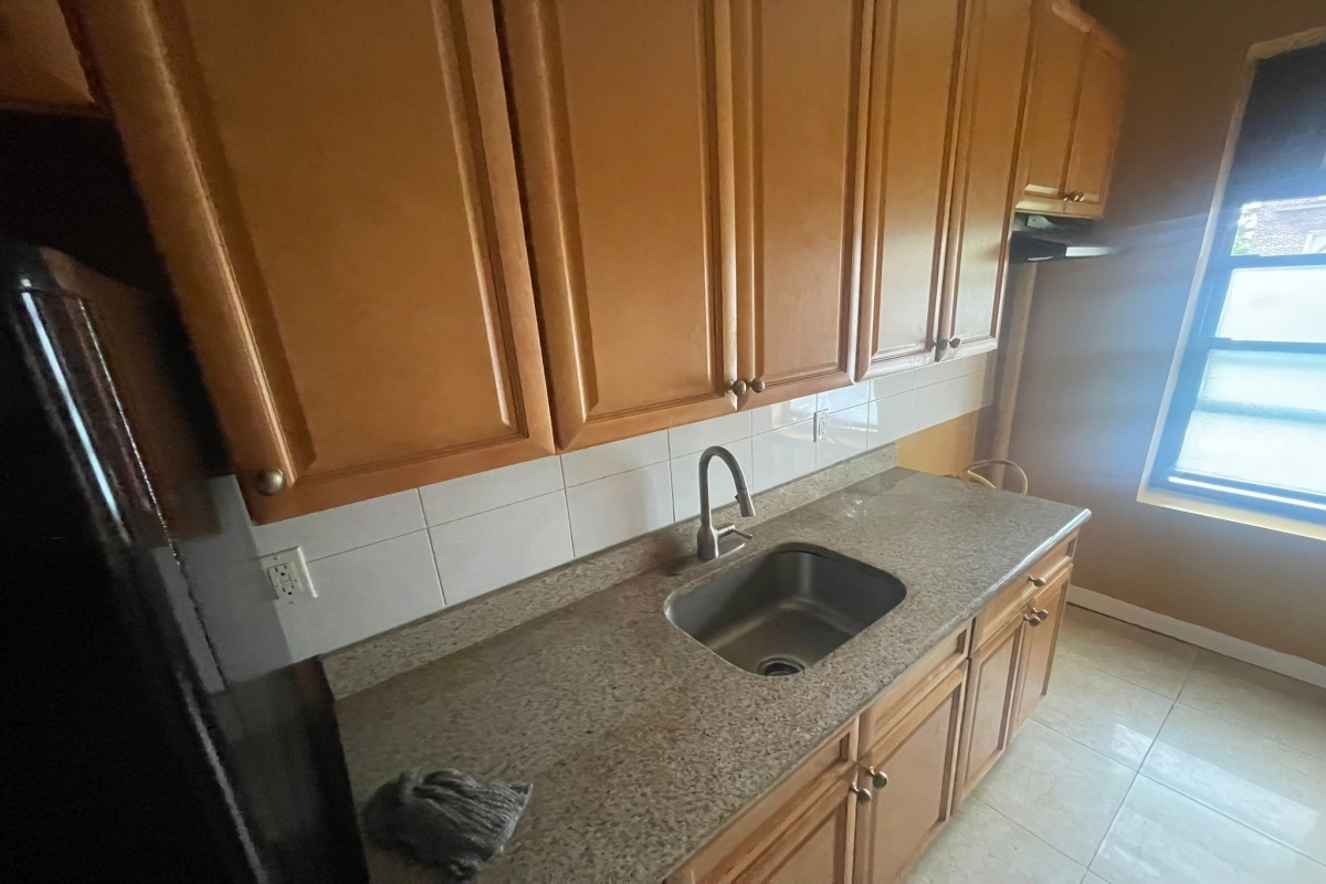Apartment Sandford Avenue  Queens, NY 11358, MLS-RD5356-5