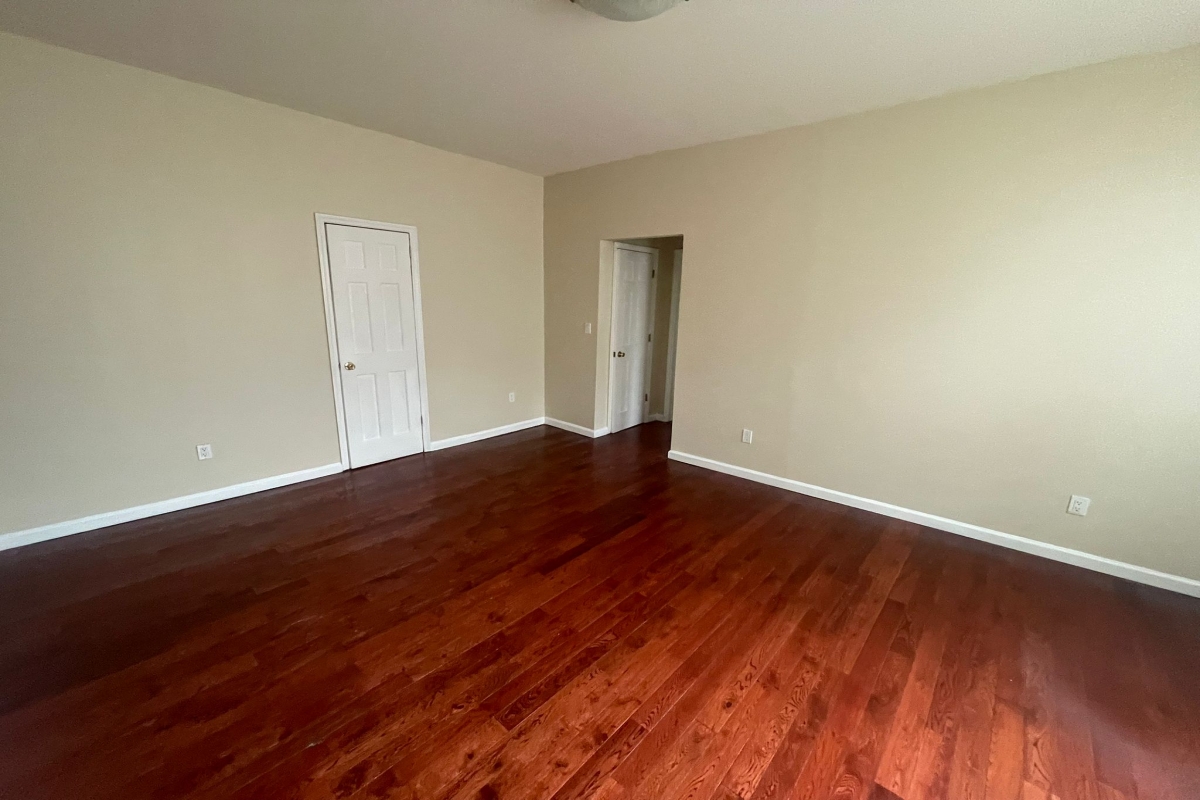 Apartment Sandford Avenue  Queens, NY 11358, MLS-RD5356-16