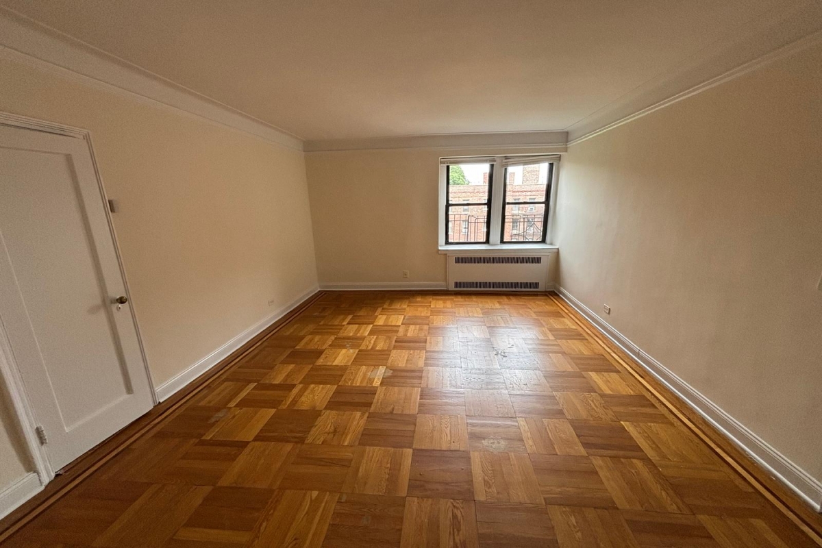 Apartment Highland Avenue  Queens, NY 11432, MLS-RD5358-5