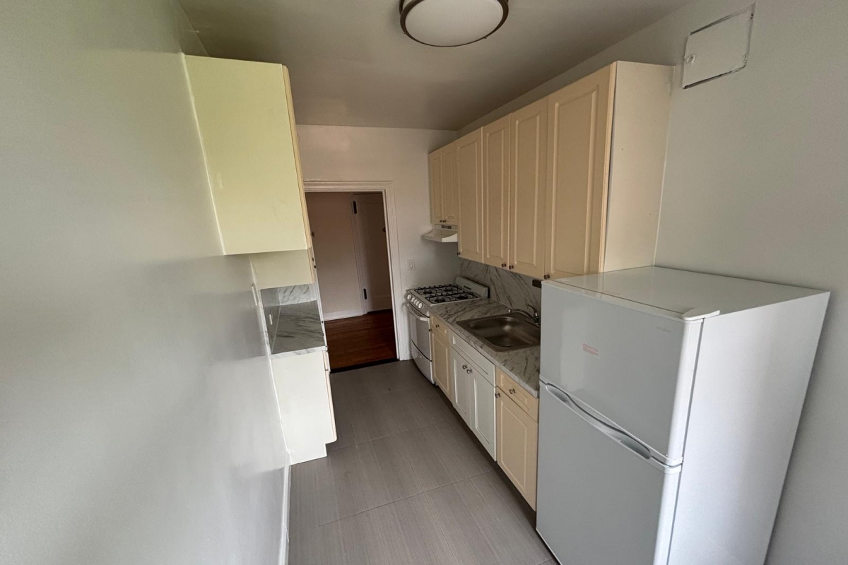 Apartment Highland Avenue  Queens, NY 11432, MLS-RD5358-10