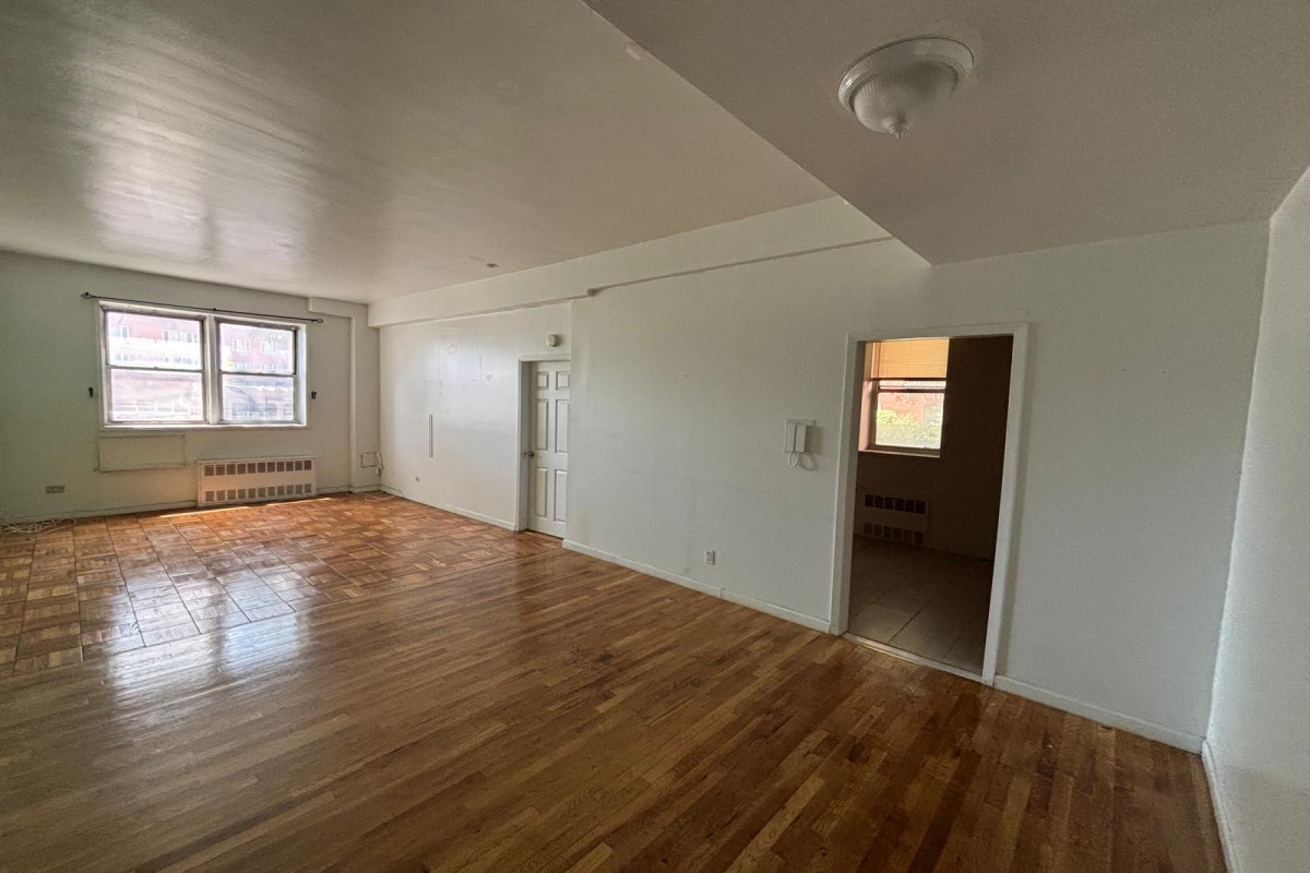  Queens Blvd  Queens, NY 11377, MLS-RD5364-5