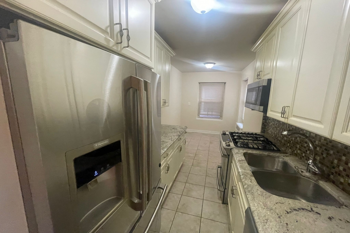 Apartment Yellowstone Blvd  Queens, NY 11375, MLS-RD5366-3