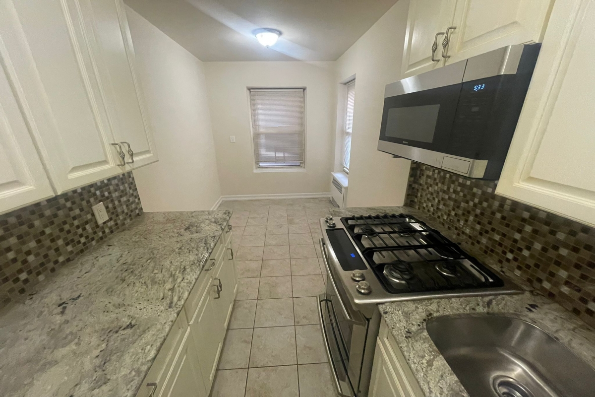 Apartment Yellowstone Blvd  Queens, NY 11375, MLS-RD5366-4
