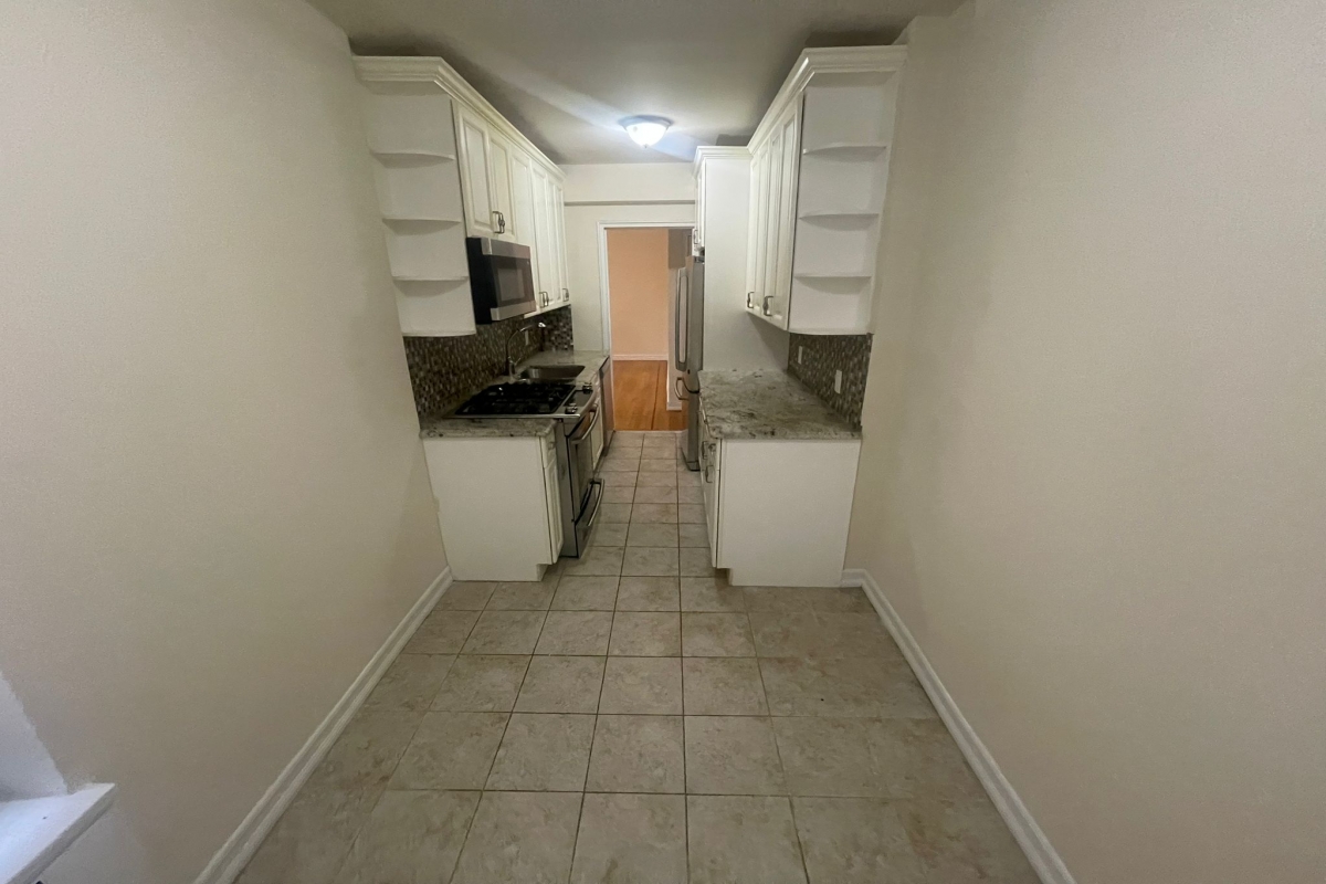 Apartment Yellowstone Blvd  Queens, NY 11375, MLS-RD5366-5