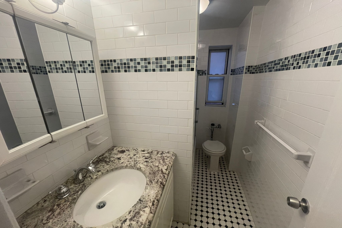 Apartment Yellowstone Blvd  Queens, NY 11375, MLS-RD5366-11