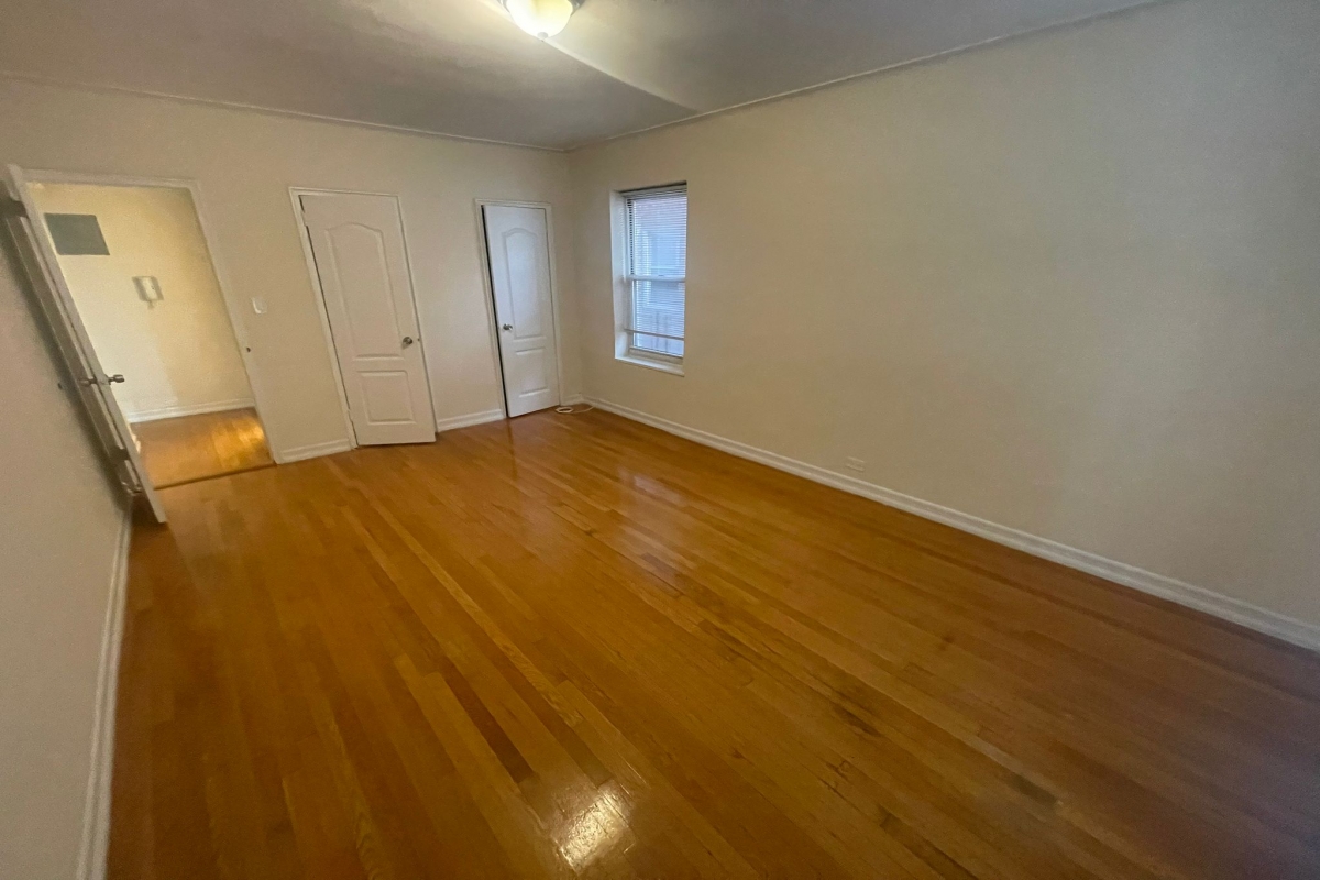 Apartment Yellowstone Blvd  Queens, NY 11375, MLS-RD5366-14