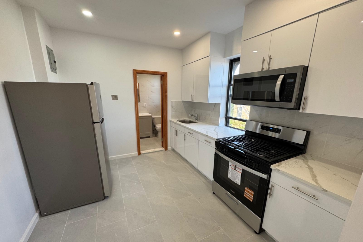 Apartment 60th Street  Queens, NY 11385, MLS-RD5374-4