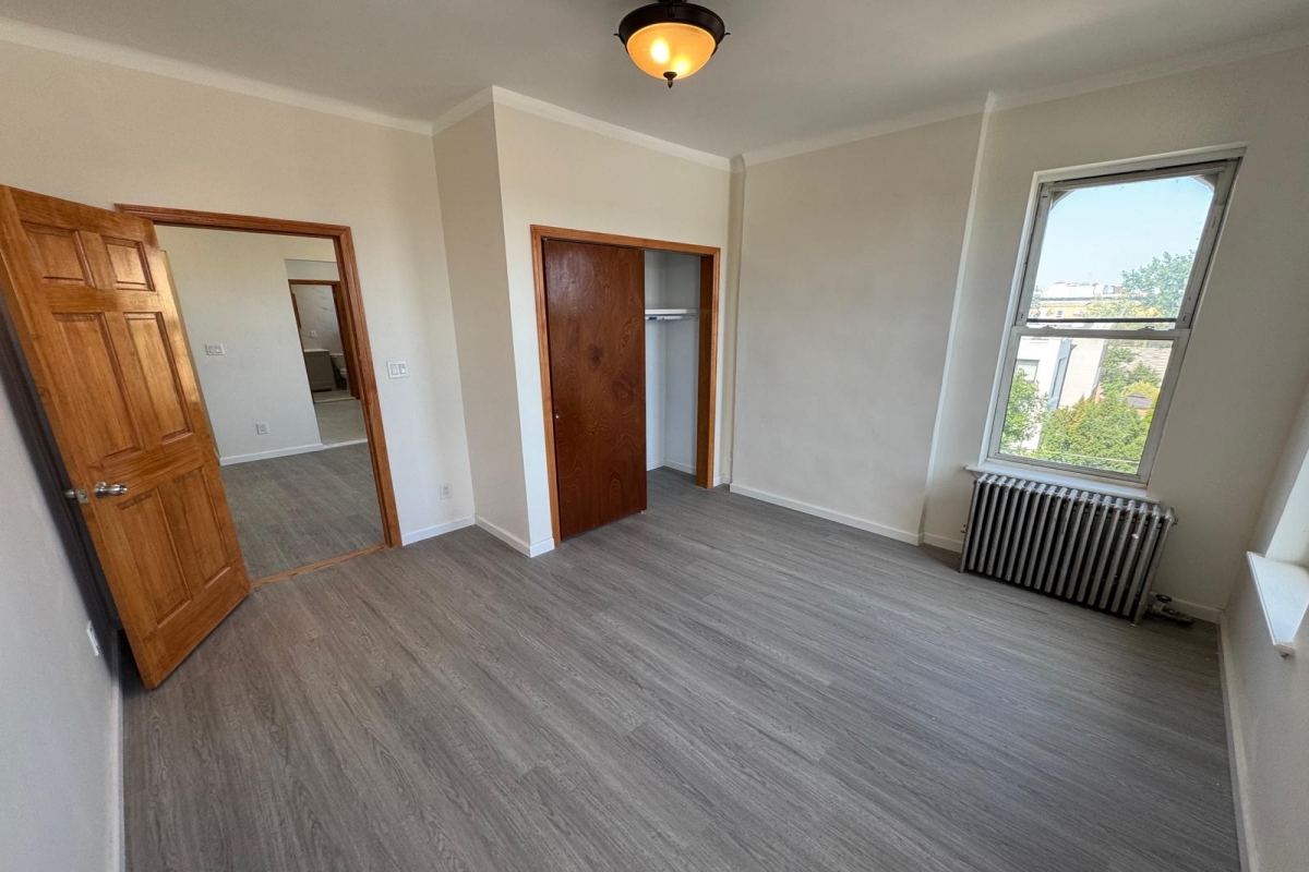 Apartment 60th Street  Queens, NY 11385, MLS-RD5374-8