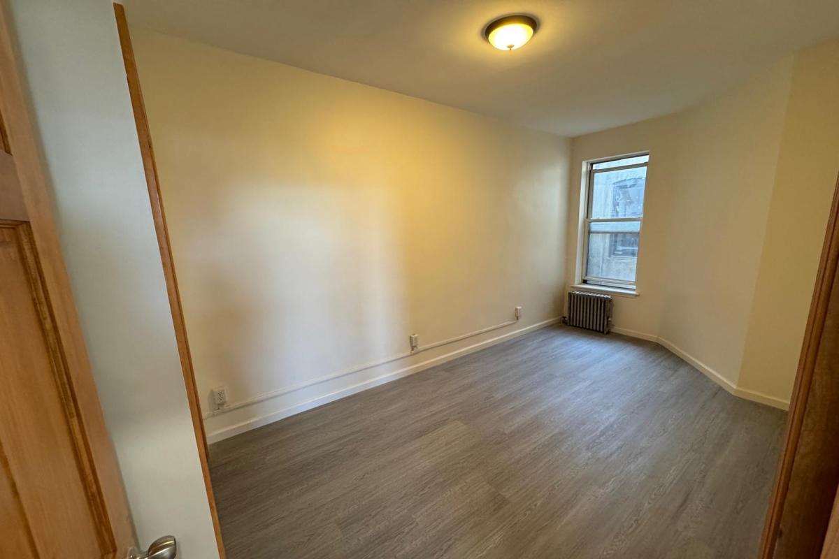 Apartment 60th Street  Queens, NY 11385, MLS-RD5374-13