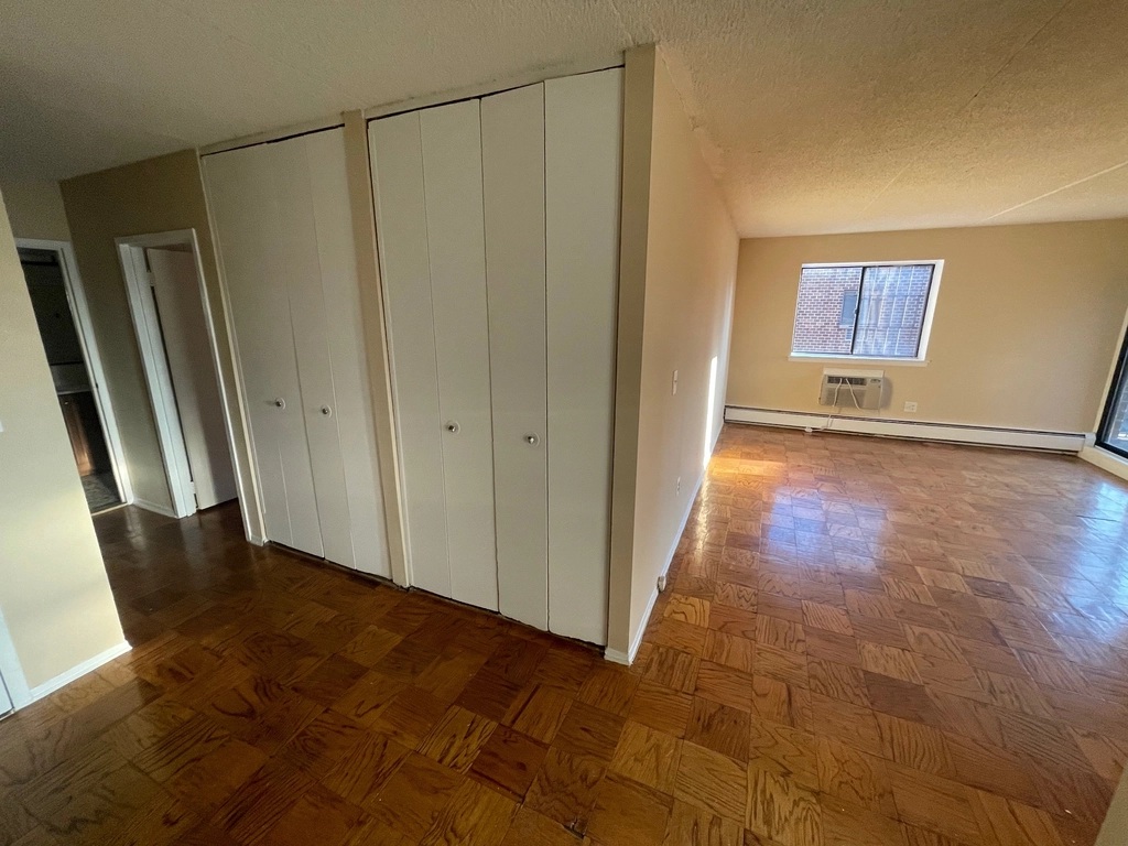 Apartment 98th Place  Queens, NY 11374, MLS-RD5381-9