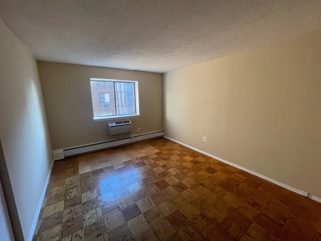 Apartment 98th Place  Queens, NY 11374, MLS-RD5381-10