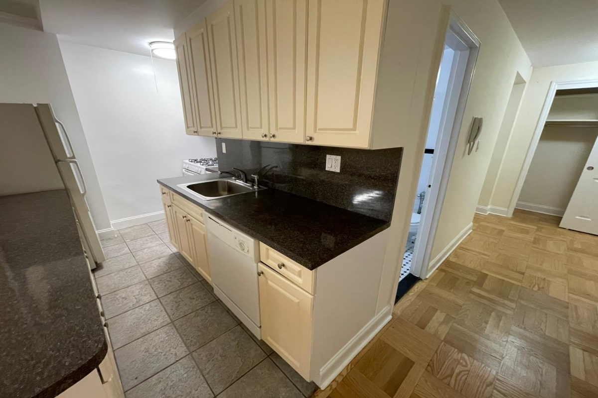 Apartment 150th Street  Queens, NY 11367, MLS-RD5390-12