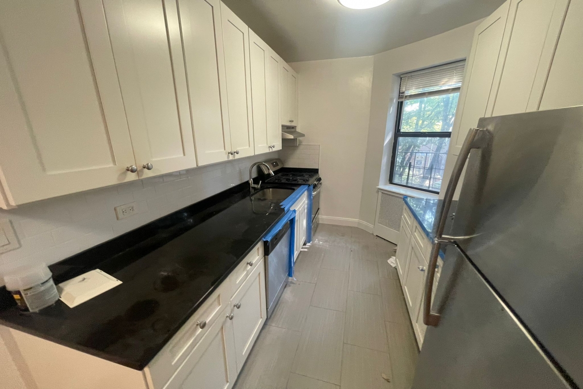 Apartment 32nd Avenue  Queens, NY 11377, MLS-RD5391-3