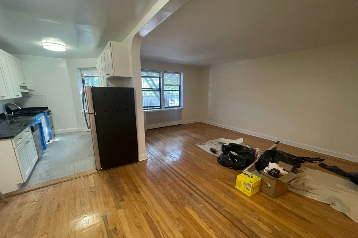 Apartment 32nd Avenue  Queens, NY 11377, MLS-RD5391-8