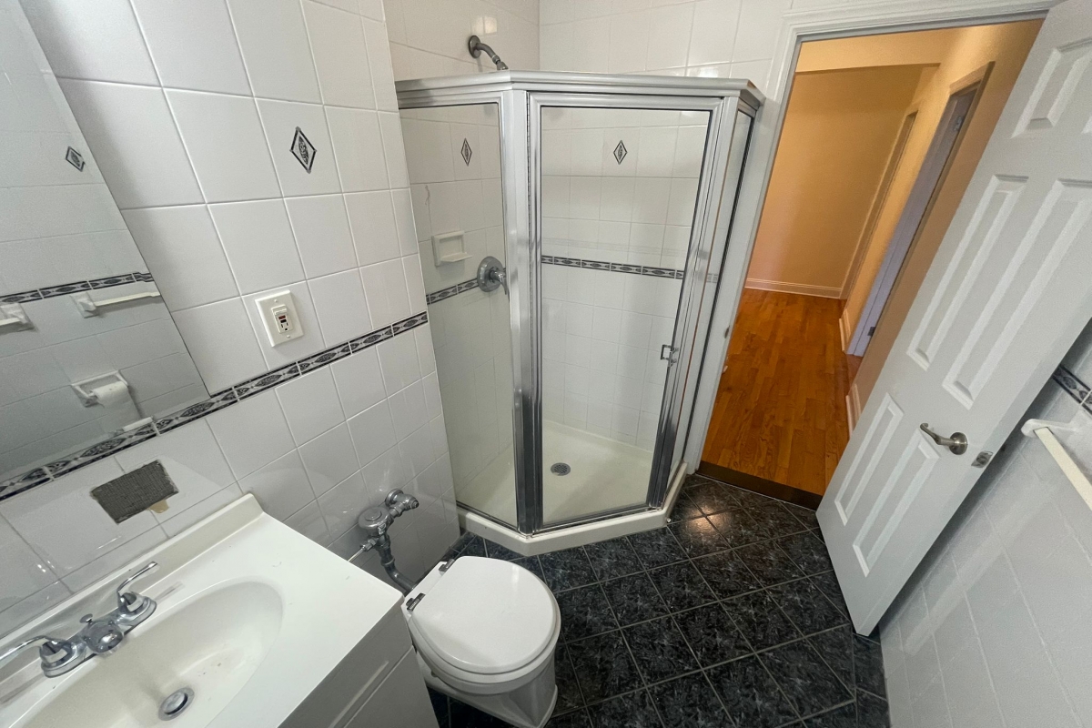 Apartment 32nd Avenue  Queens, NY 11377, MLS-RD5391-19