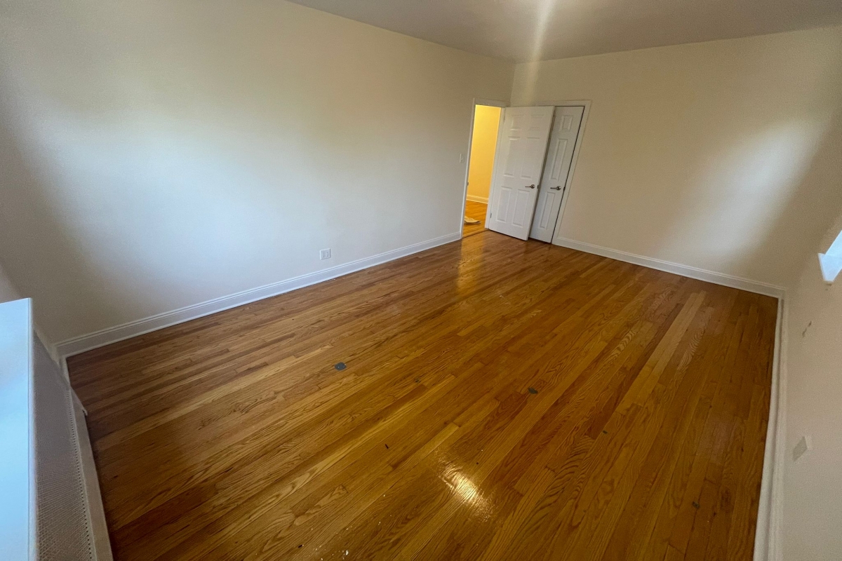 Apartment 32nd Avenue  Queens, NY 11377, MLS-RD5391-17