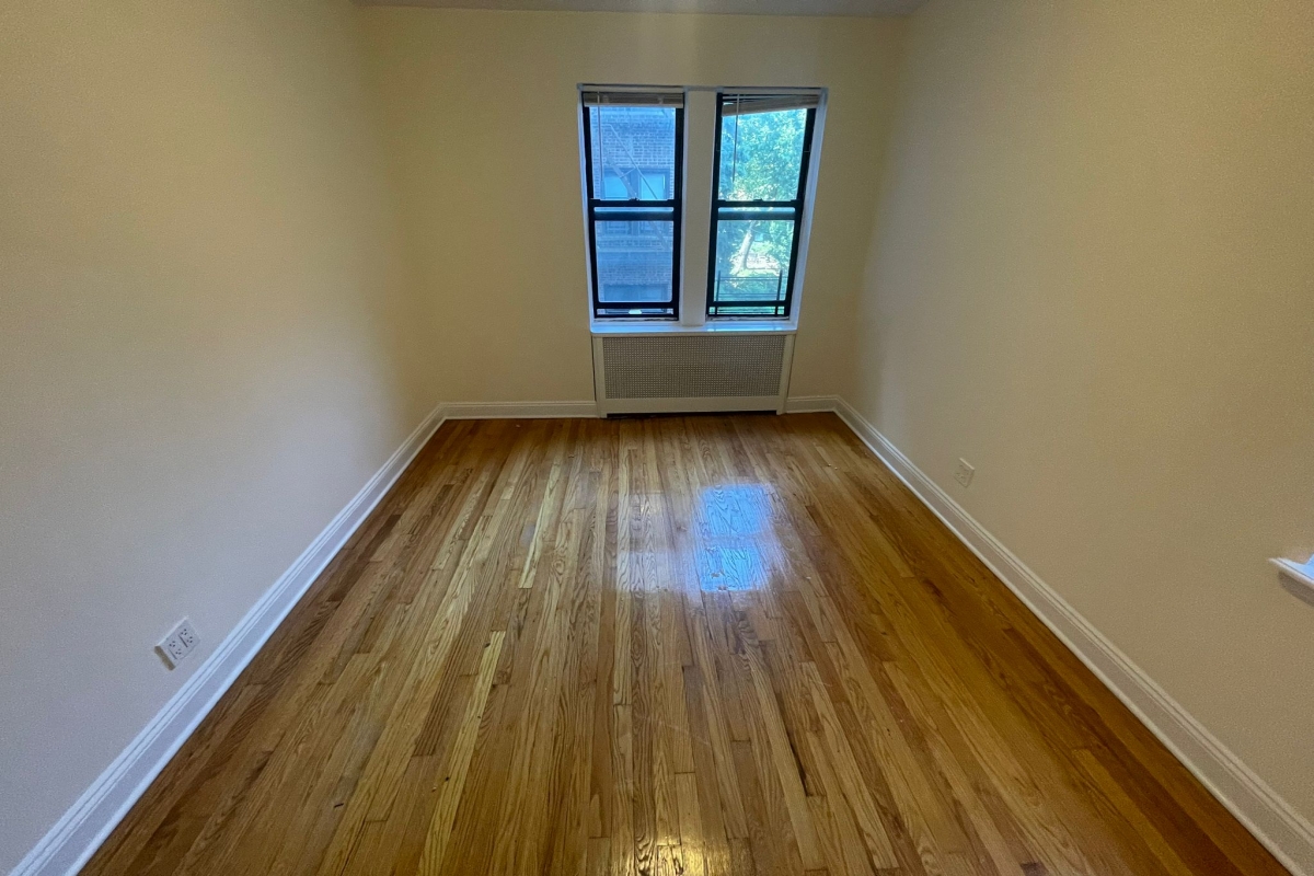 Apartment 32nd Avenue  Queens, NY 11377, MLS-RD5391-15