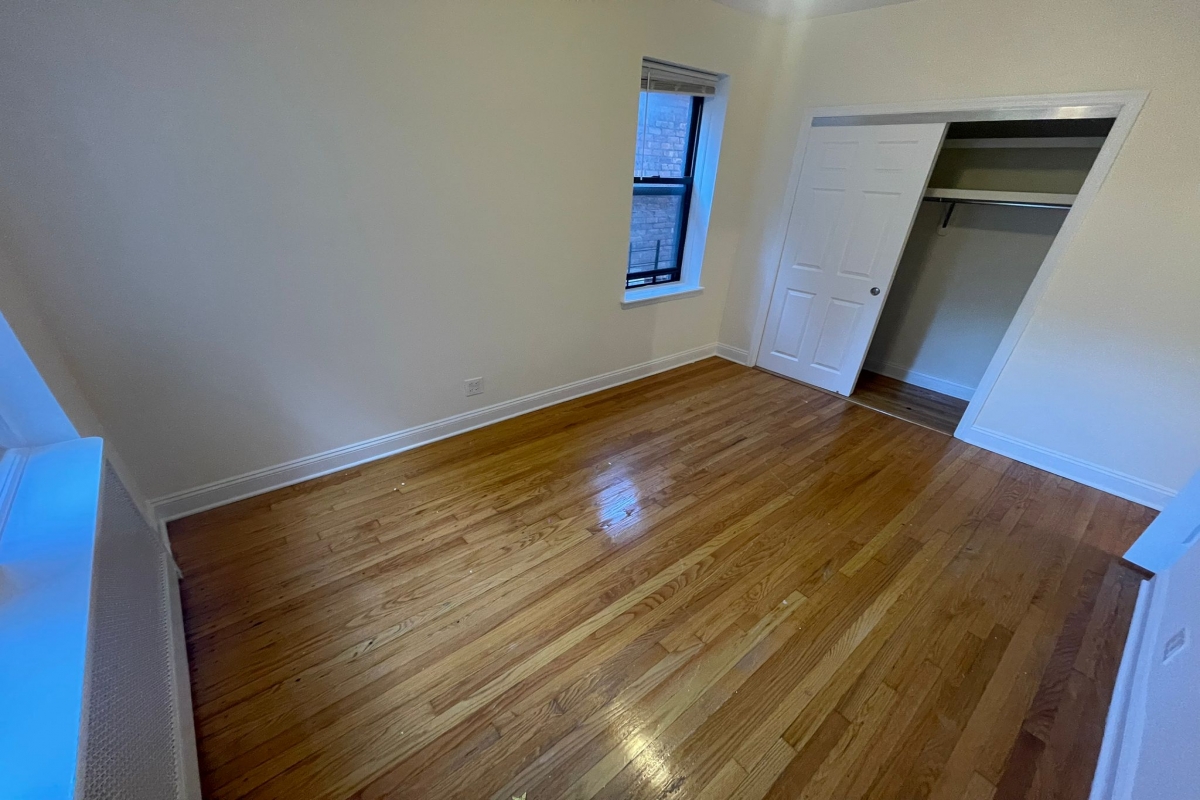 Apartment 32nd Avenue  Queens, NY 11377, MLS-RD5391-16