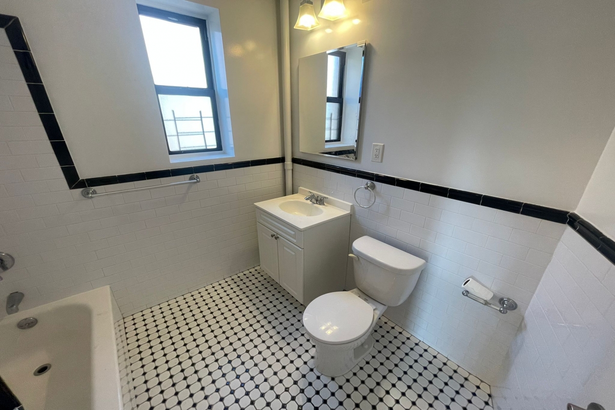 Apartment 32nd Avenue  Queens, NY 11377, MLS-RD5392-16