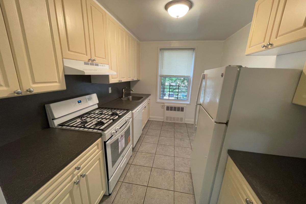 Apartment 150th Street  Queens, NY 11367, MLS-RD5396-3