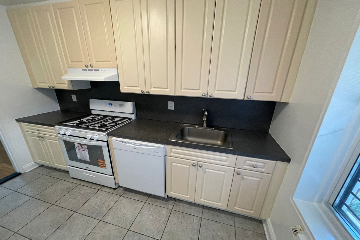 Apartment 150th Street  Queens, NY 11367, MLS-RD5396-6