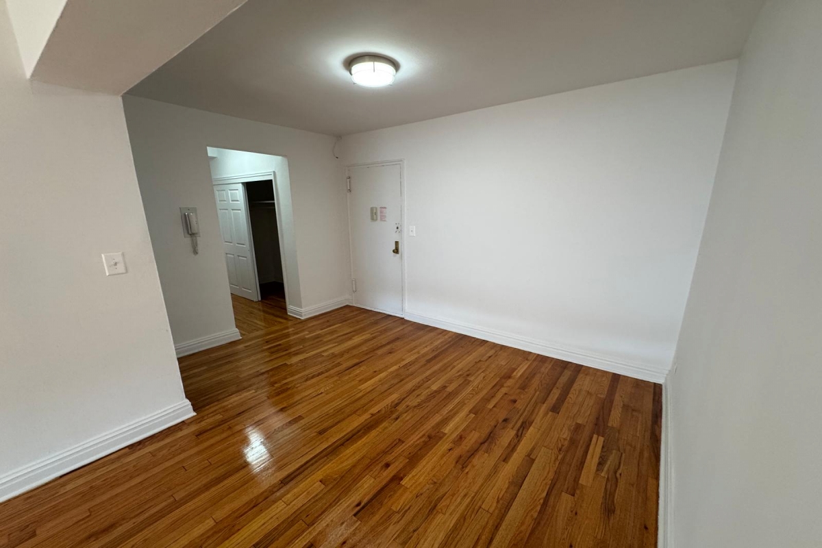 Apartment 67th Drive  Queens, NY 11375, MLS-RD5400-4