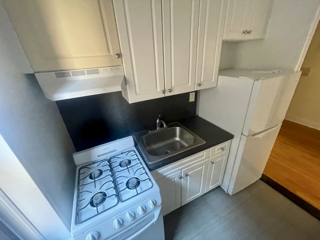 Apartment 77th Street  Queens, NY 11372, MLS-RD5403-3