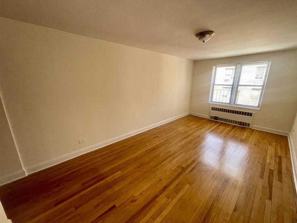 Apartment 77th Street  Queens, NY 11372, MLS-RD5403-6