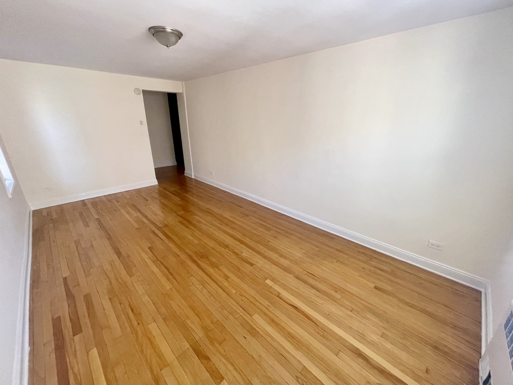 Apartment 77th Street  Queens, NY 11372, MLS-RD5403-7