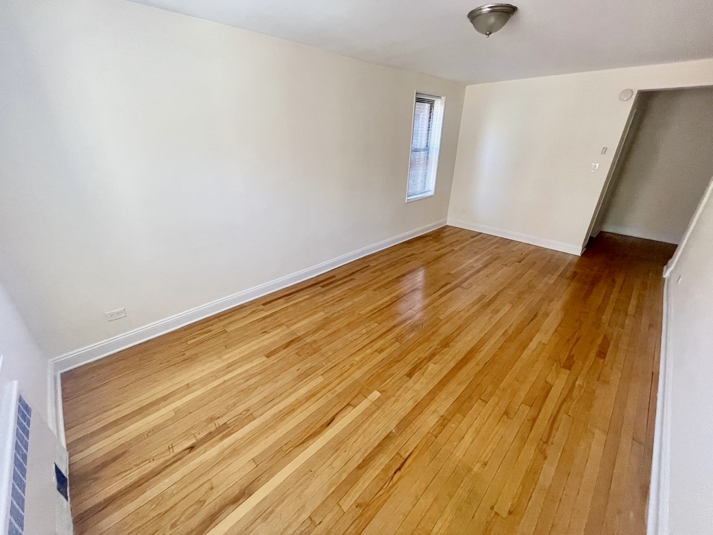 Apartment 77th Street  Queens, NY 11372, MLS-RD5403-9