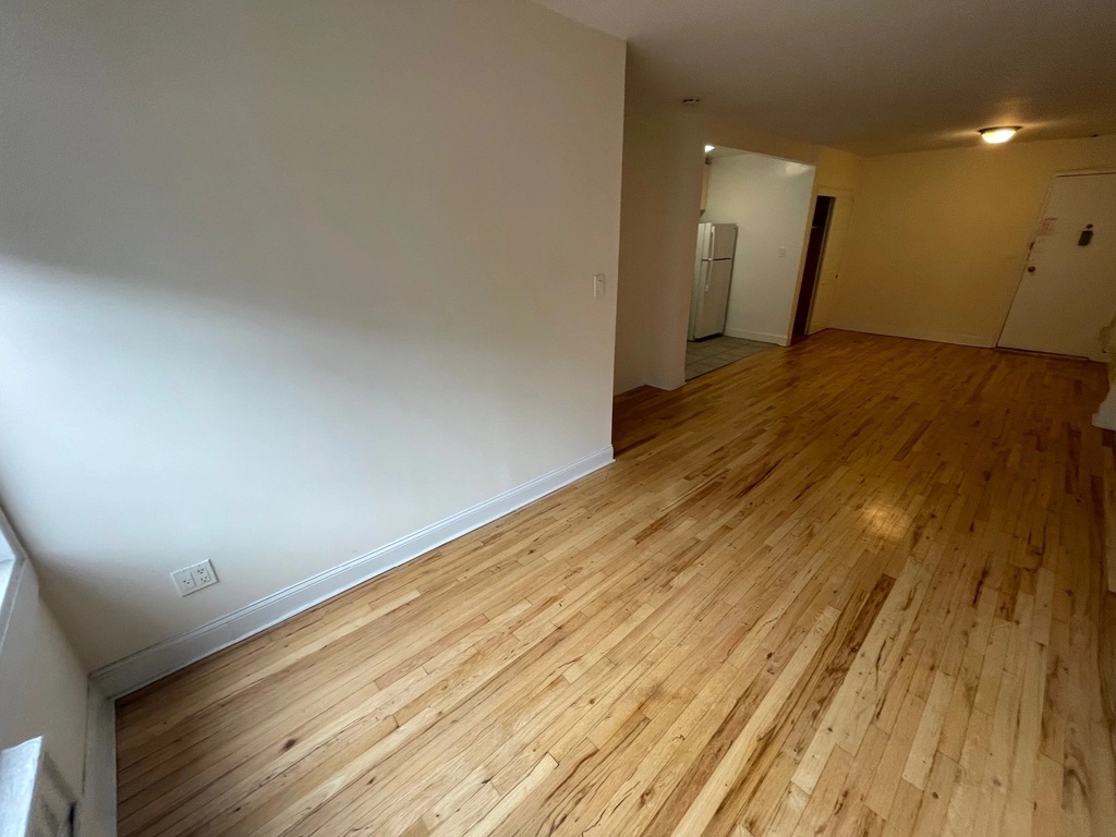 Apartment Elbertson Street  Queens, NY 11377, MLS-RD5404-10