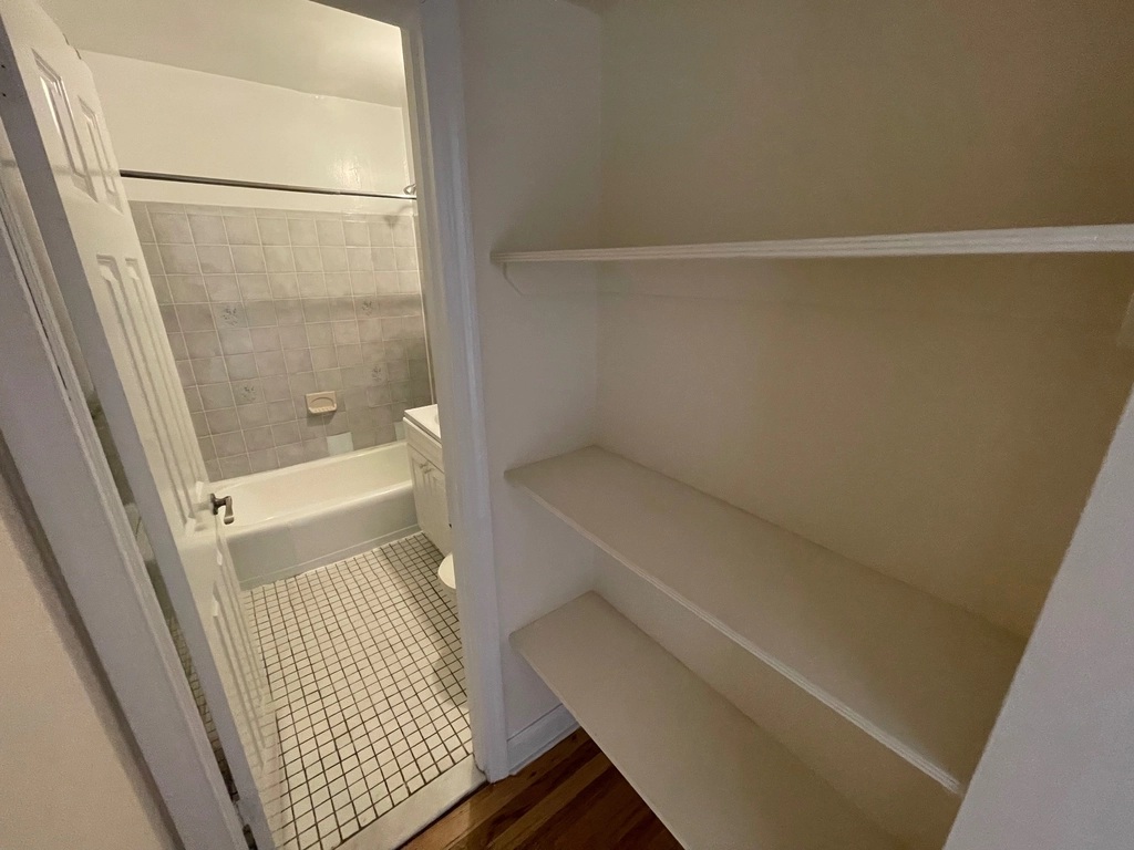 Apartment Elbertson Street  Queens, NY 11377, MLS-RD5404-15