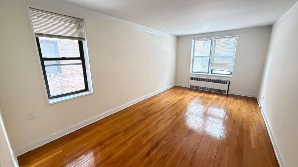 Apartment 77th Street  Queens, NY 11372, MLS-RD5405-13