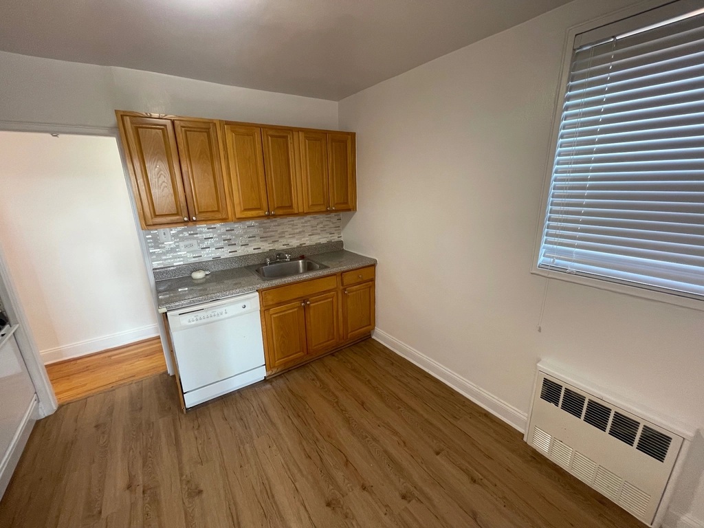 Apartment 102nd Street  Queens, NY 11375, MLS-RD5421-3