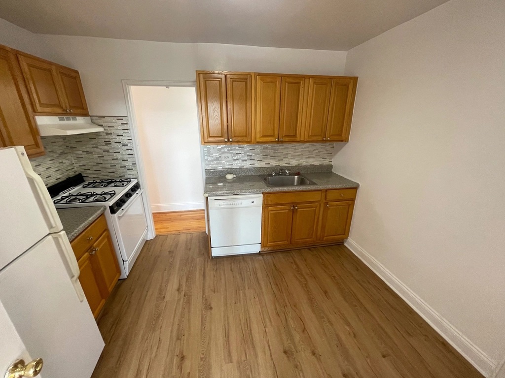 Apartment 102nd Street  Queens, NY 11375, MLS-RD5421-4