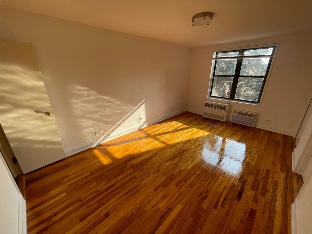 Apartment 102nd Street  Queens, NY 11375, MLS-RD5421-7