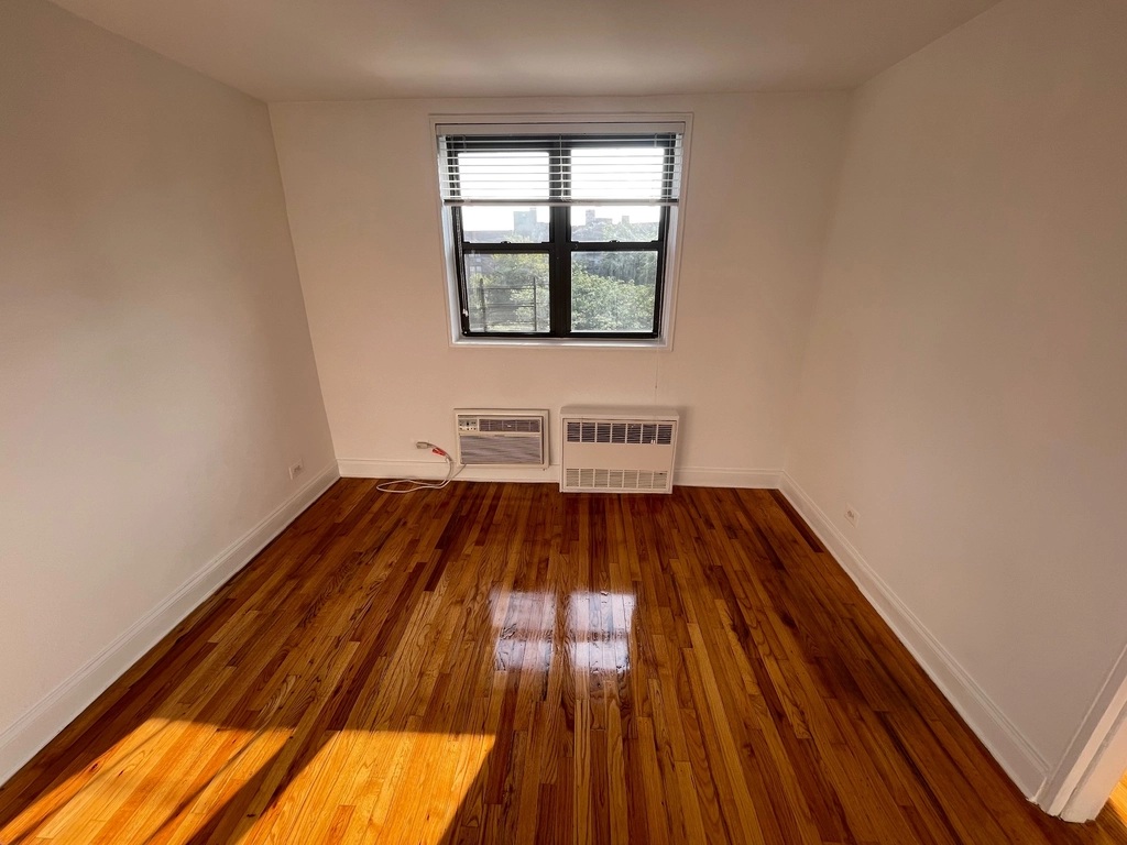 Apartment 102nd Street  Queens, NY 11375, MLS-RD5421-8