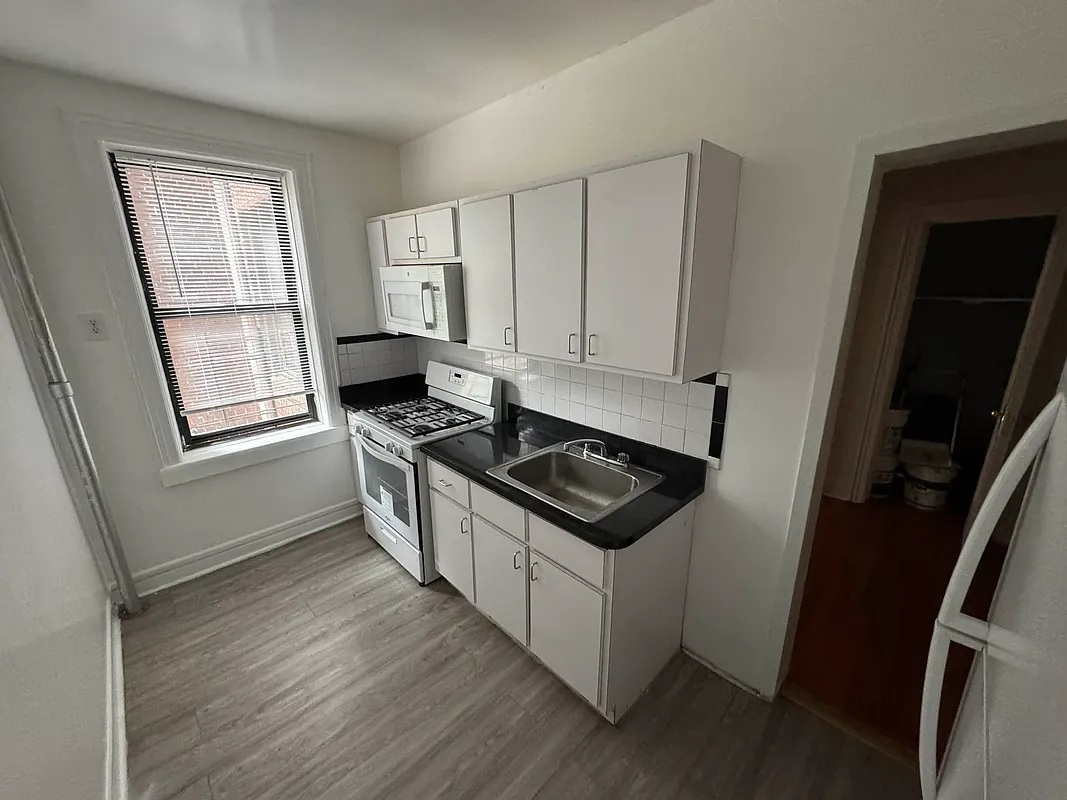 Apartment 35th Avenue  Queens, NY 11372, MLS-RD5431-2