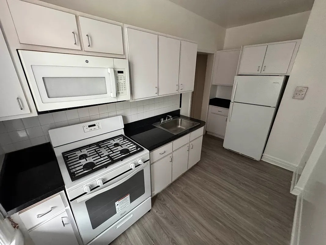 Apartment 35th Avenue  Queens, NY 11372, MLS-RD5431-3